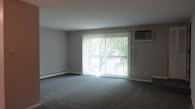 Building Photo - 604 W 65th St