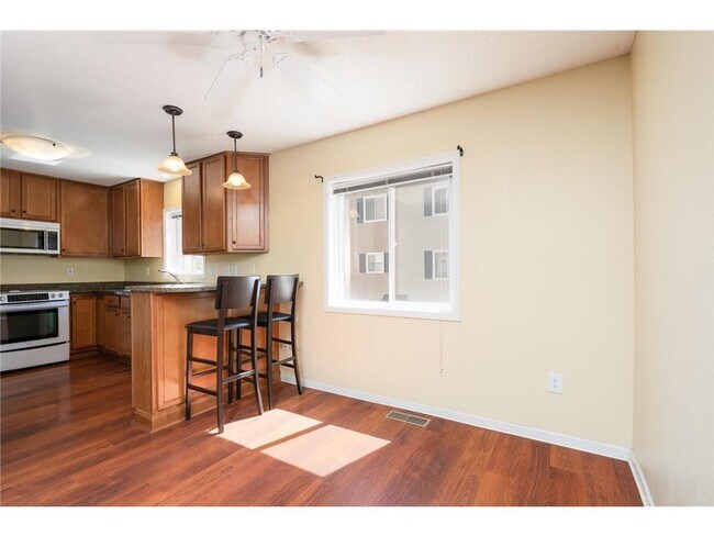 Foto del edificio - 6459 Regency Ln