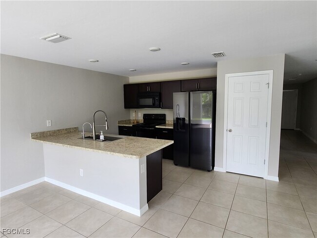 Foto del edificio - 3754 NE 16th Pl