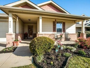 Building Photo - 9608 Thomas Jefferson Dr