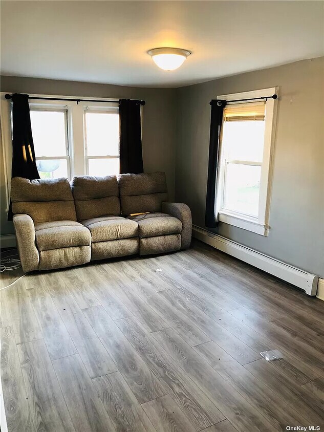Living Room - 29 Hoff Ct