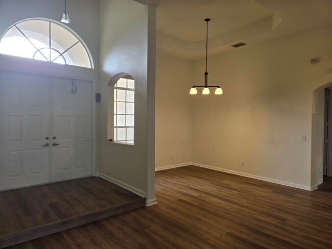 Building Photo - 2926 E Fontana Ct