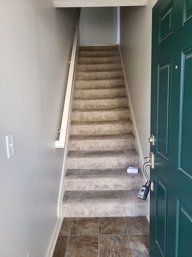 Foto del edificio - 3318 Lenehan Ln