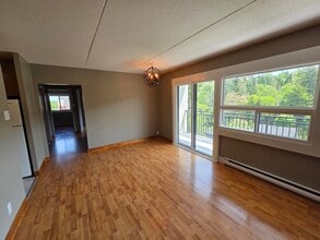 Building Photo - 411 Ellerdale St
