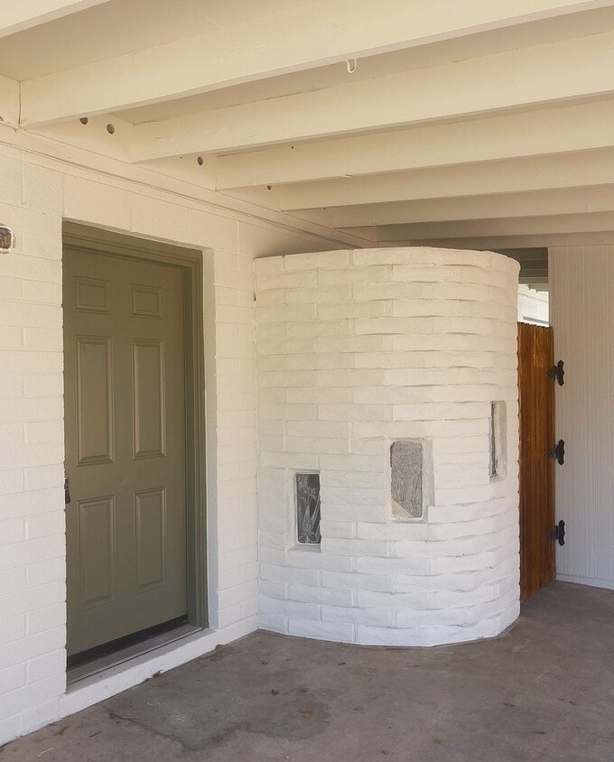 Building Photo - Freshly Updated Tempe Home In The Heart Of...