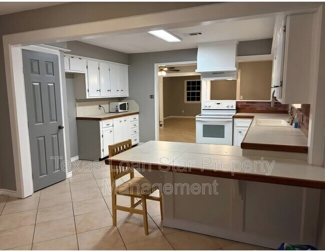 Foto del edificio - 14529 Chapperal Pipeline Rd