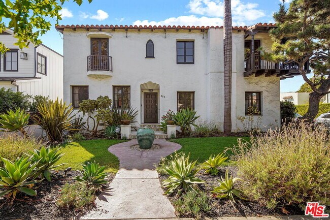 Foto del edificio - 8200 Willoughby Ave