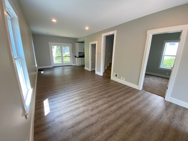 Foto del edificio - 135 Houseman Ave NE