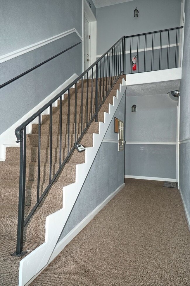 Building Photo - 2/2, updated, 1st floor condo, in Winter Park