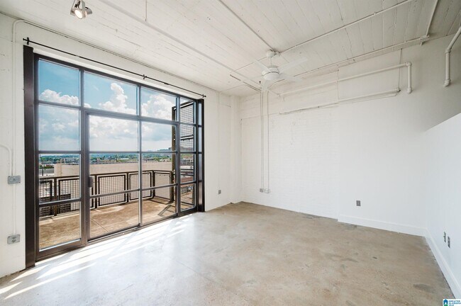 Building Photo - 2201 5th Ave S