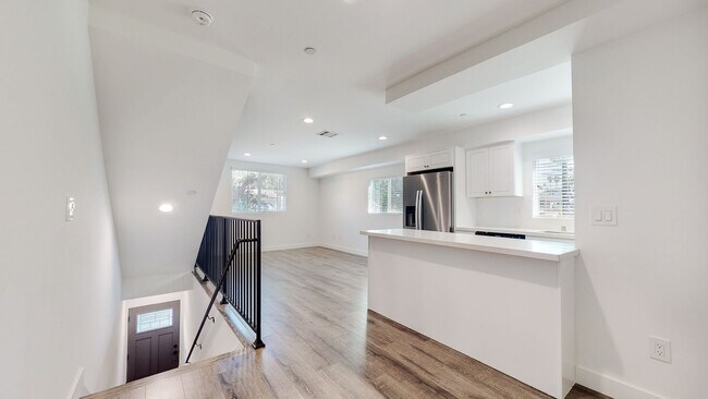 Foto del edificio - 4452 Turquoise St