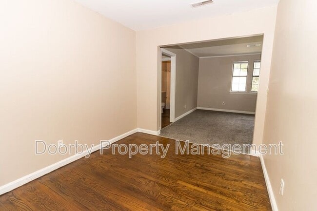 Building Photo - 3302 Pinewood Ave