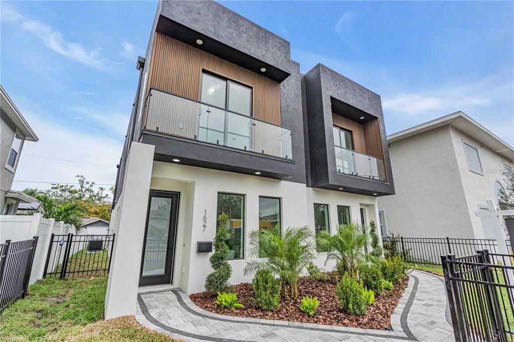 Foto principal - 1625 9th Ave N