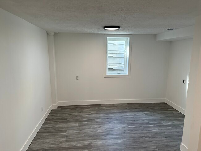 Bedroom 1 - 7075 M 72 E