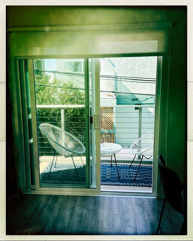 Large Outside Seating Area on Balcony - 15 Spinnaker St