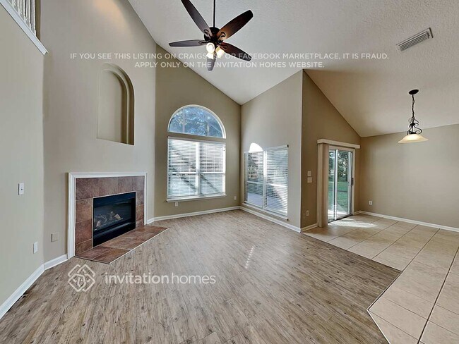 Foto del edificio - 829 Marjories Way