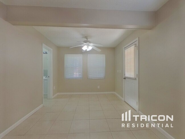 Foto del edificio - 15375 Hopedale Ln