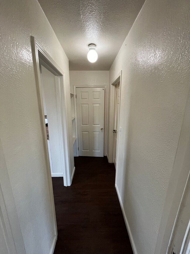 Building Photo - Lovely Home Available Now!