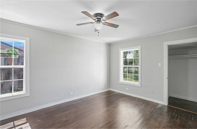 Building Photo - 1367 Normandy Dr