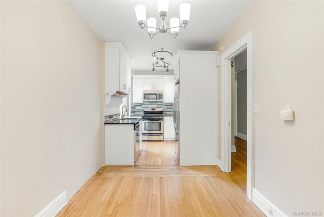 Building Photo - 87 N Broadway