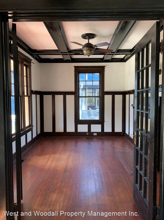 Building Photo - 4 br, 3 bath House - 313 E Trinity Ave