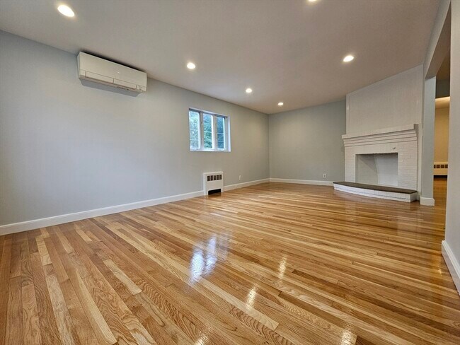 Building Photo - 383 Langley Rd