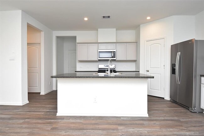 Building Photo - 24311 Saddlestone Green Dr