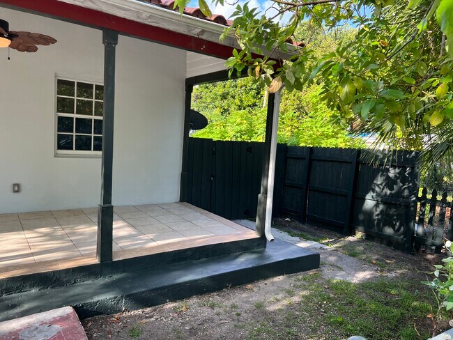Foto del edificio - 232 NW 75th St