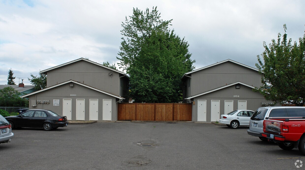 Primary Photo - 1180-1194 R St