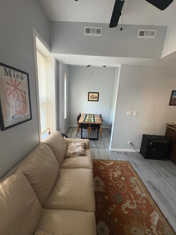 Foto del edificio - 1107 N Hermitage Ave