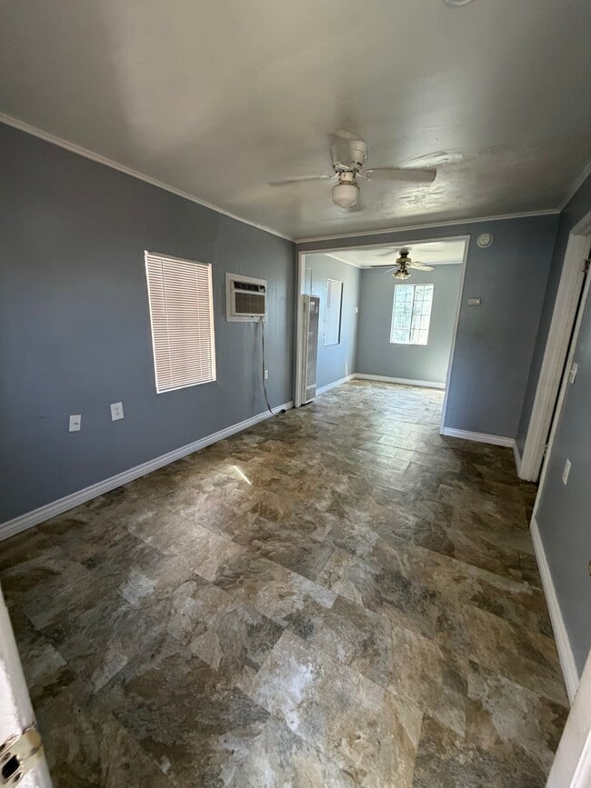Building Photo - 415 Arvin St