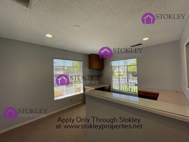 Foto del edificio - Stokley Properties Presents 2340 Almond Av...