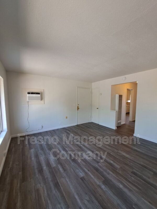 Building Photo - 1291 N. Fruit Ave.