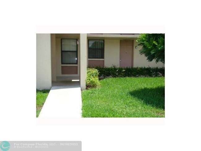 Building Photo - 8433 Forest Hills Dr