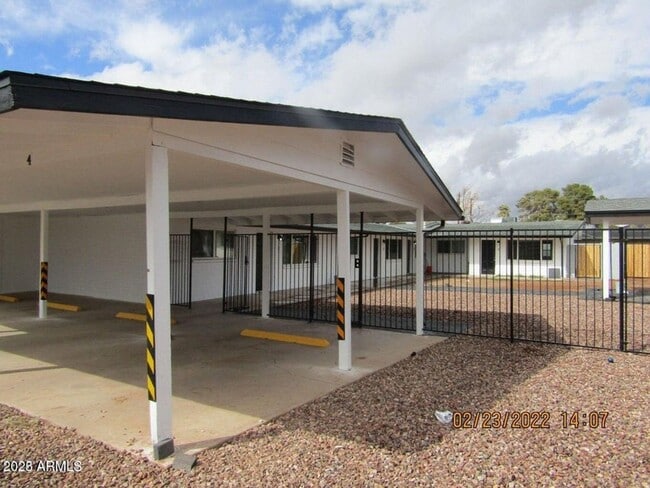 Photo - 4912 E Holly St Apartment