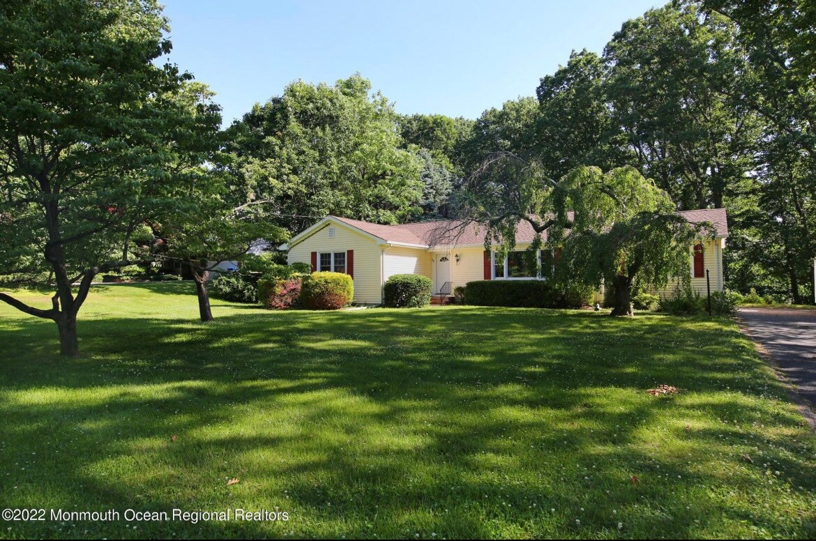 Primary Photo - 136 S Lake Dr