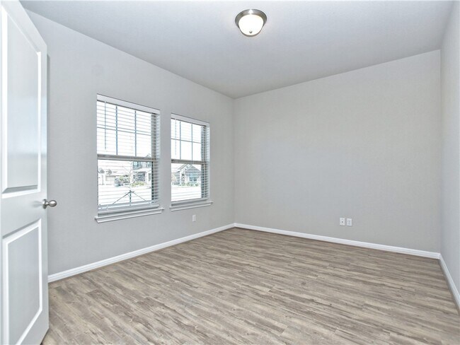 Building Photo - 1628 Torre St