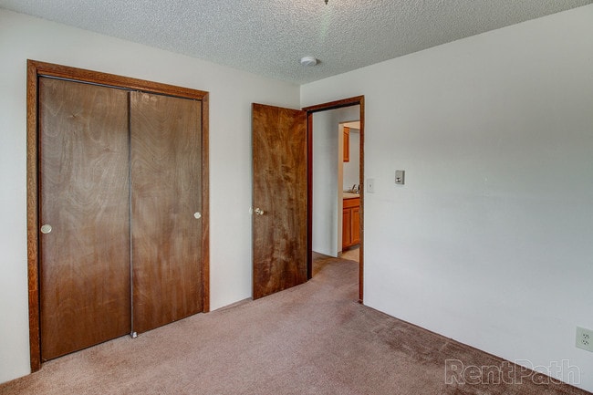 Building Photo - Briarwood Grand Apartments