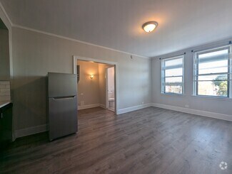 Building Photo - 3327 W Diversey Ave
