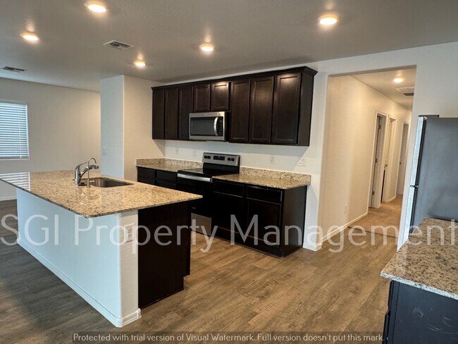 Foto del edificio - 465 W Black Hawk Pl