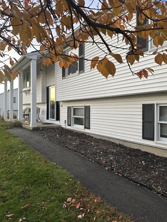 Building Photo - 29 Montano Rd