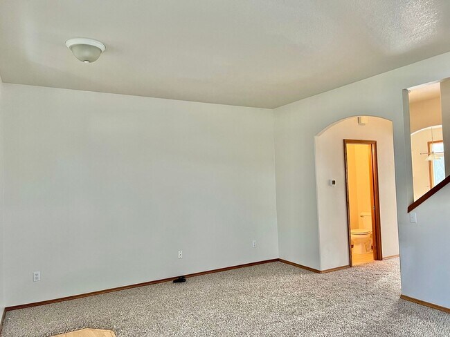 Foto del edificio - Excellent Location in Fishers Landing near...