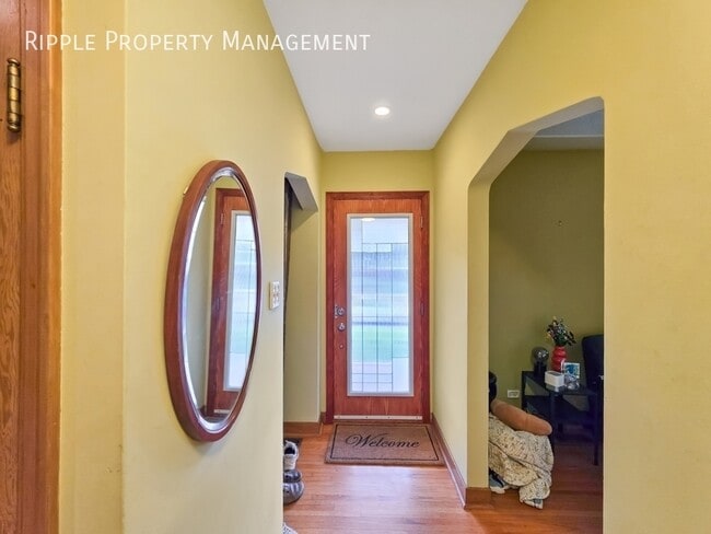 Building Photo - CHARMING 4-BED + DEN CHARACTER HOME | CENTRAL A/C | PRIVATE FENCED YARD IN BRIAR HILL
