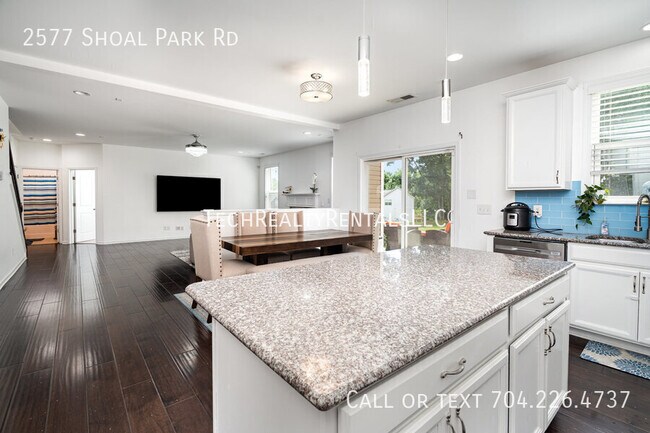 Foto del edificio - 2577 Shoal Park Rd