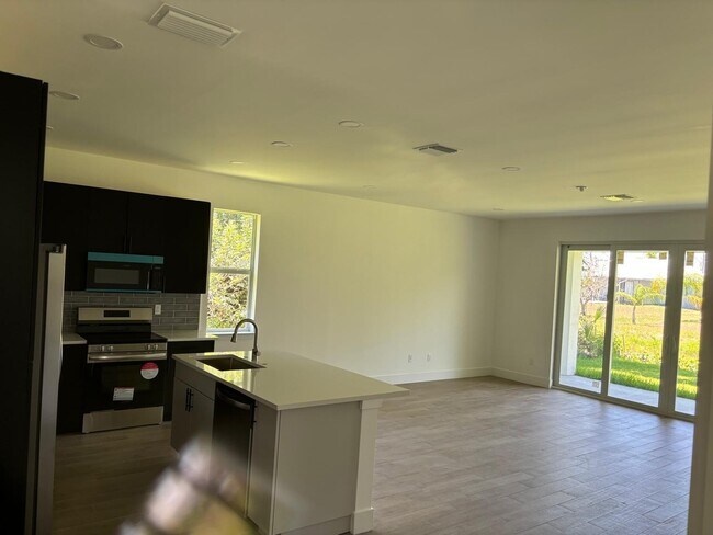 Foto del edificio - 500 Sunset Rd N