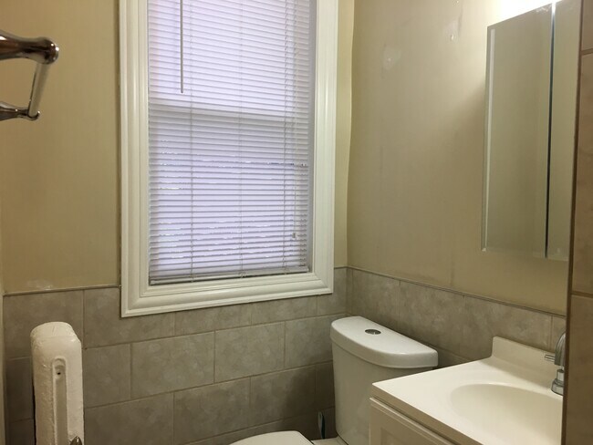 Bathroom - 1818 Kalorama Rd NW