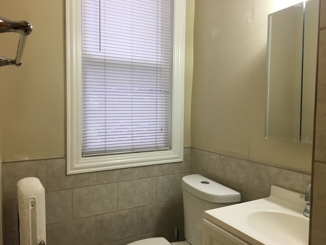 Bathroom - 1818 Kalorama Rd NW