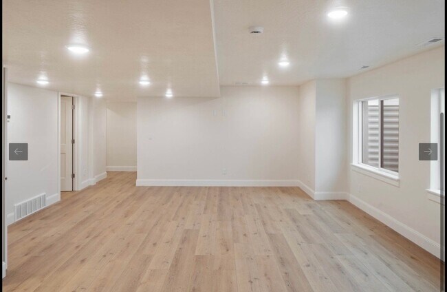 Foto del edificio - 52 W 650 N