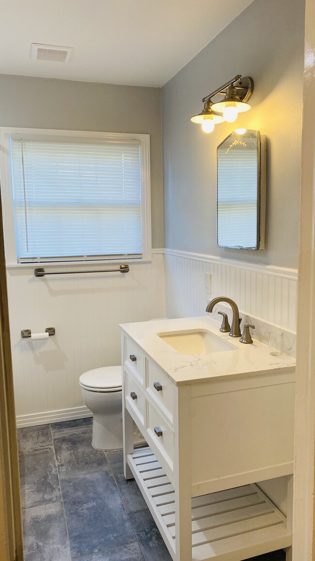 Bathroom - 3826 Hawick Ln