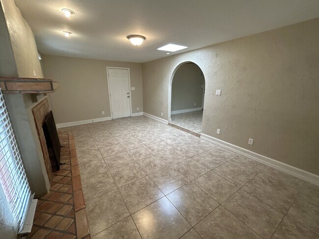 Building Photo - 15218 N 38th St